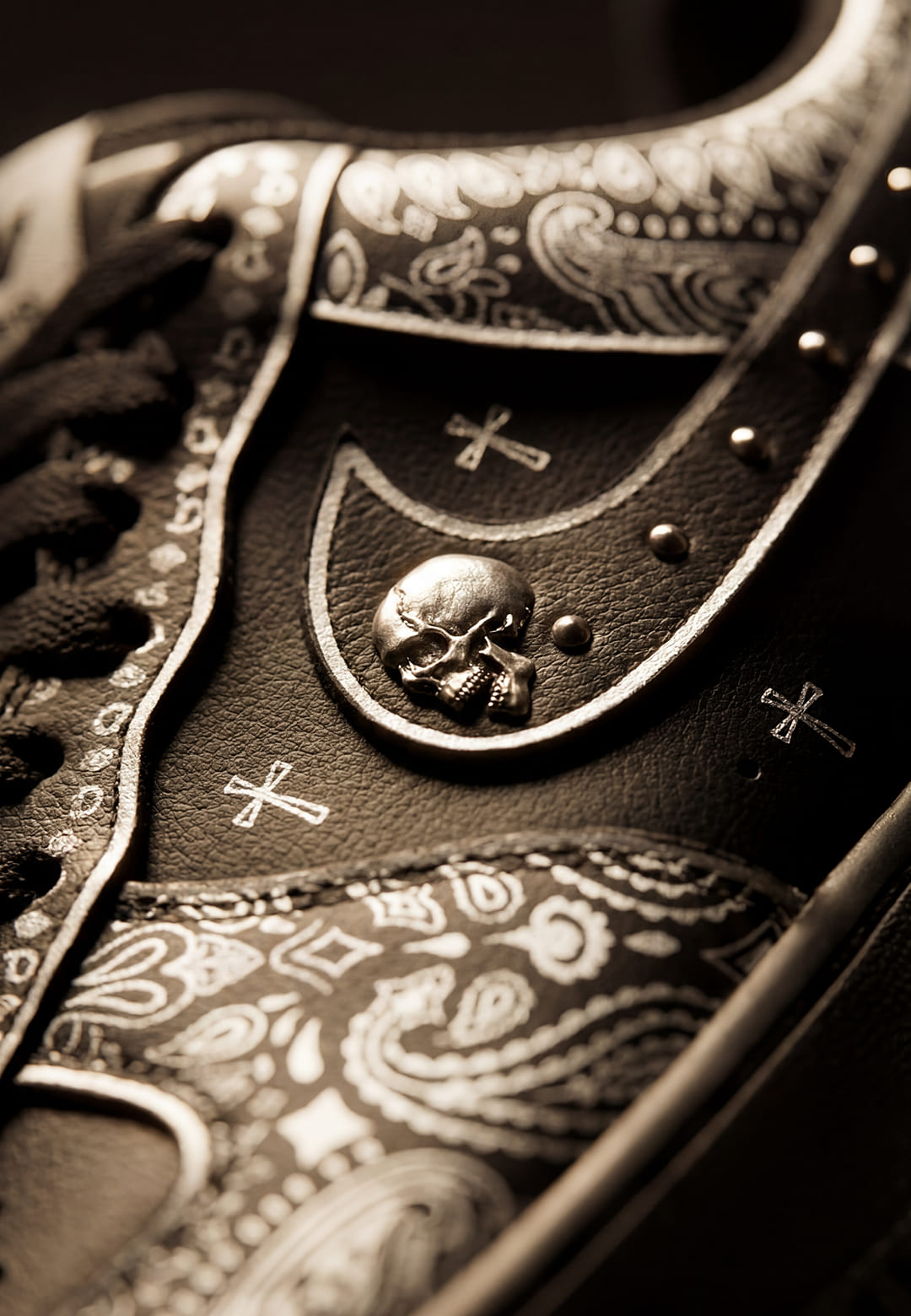 Leather and Insert Details Rogue